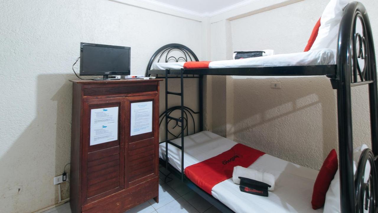 Reddoorz Plus At Lagoon Resort Zambales Olongapo Exterior photo