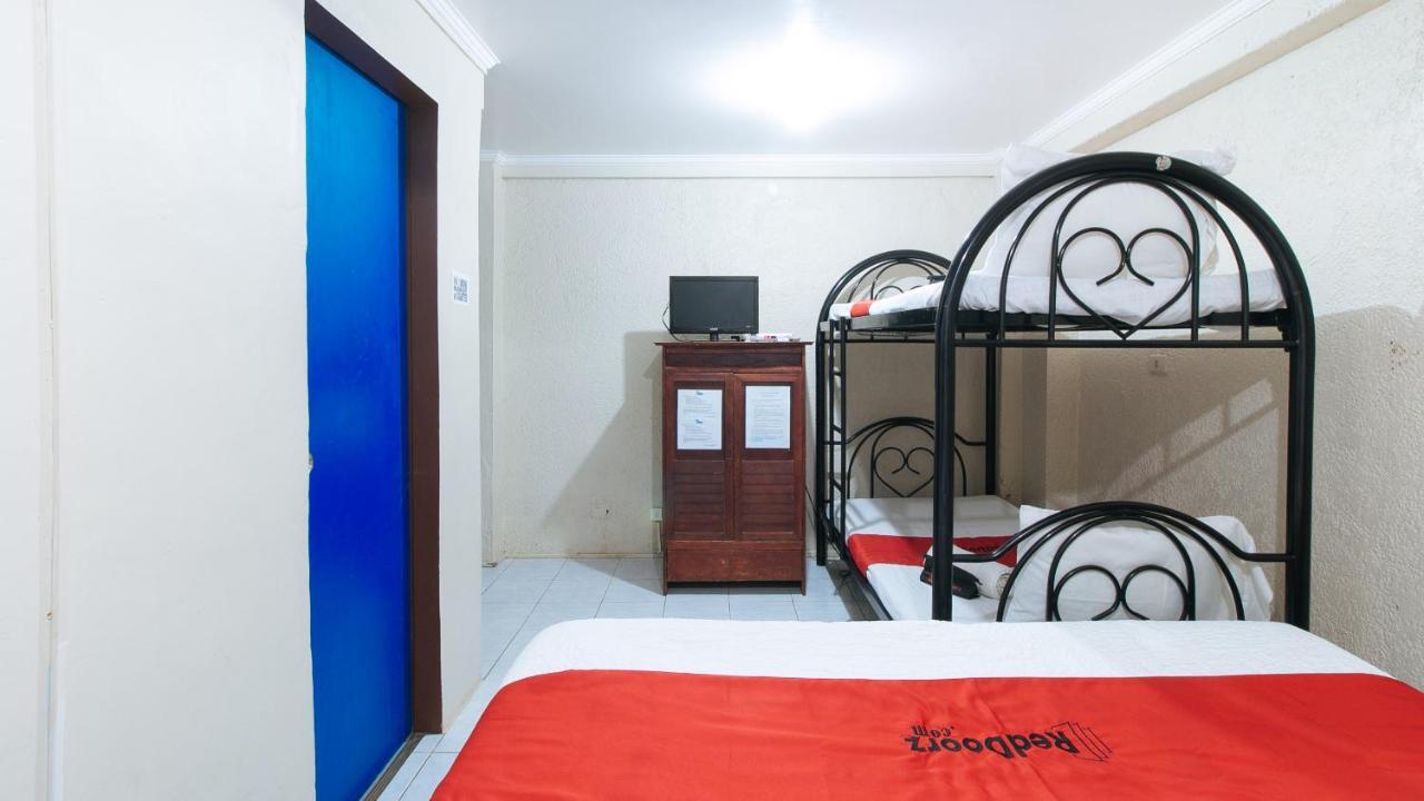 Reddoorz Plus At Lagoon Resort Zambales Olongapo Exterior photo