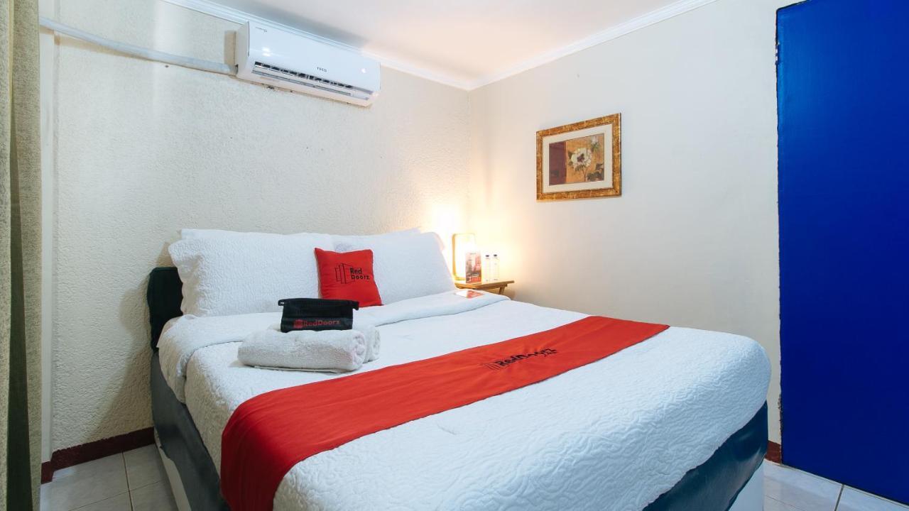 Reddoorz Plus At Lagoon Resort Zambales Olongapo Exterior photo